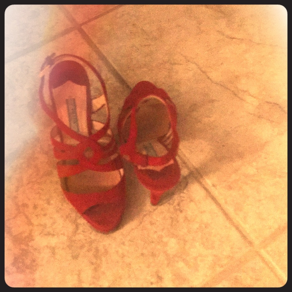 Great sexy red shoes